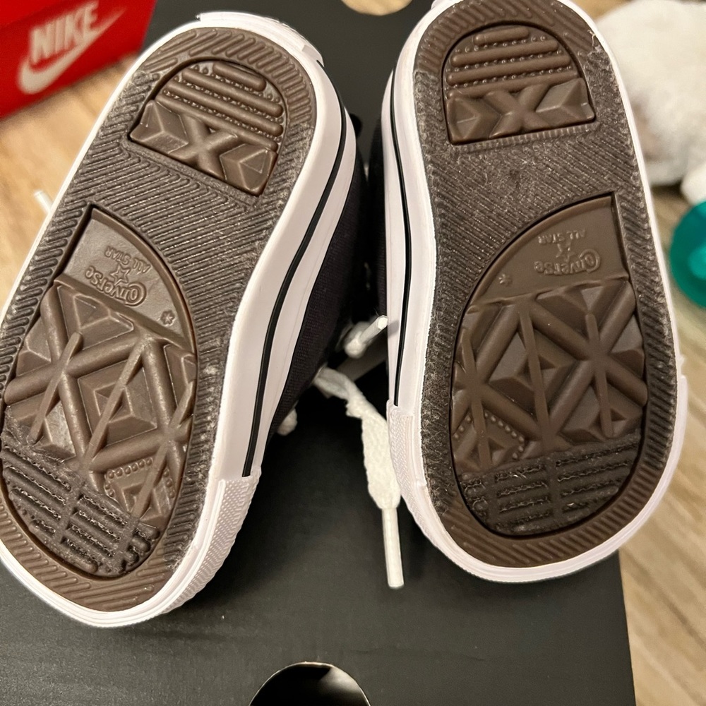 Converse infant size 2 dark grey